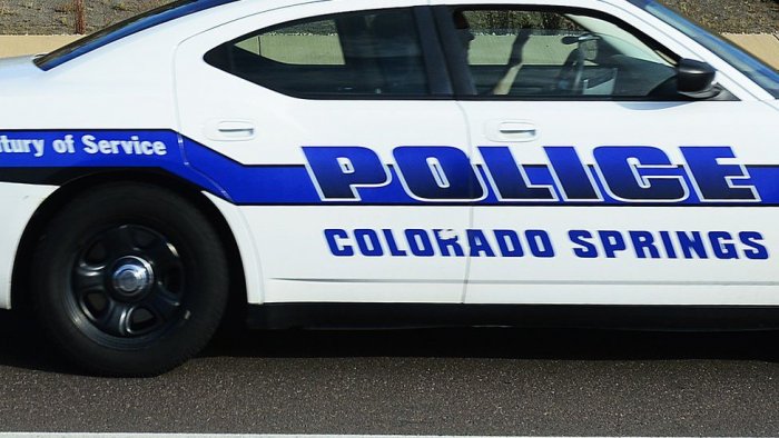 Колорадо-Спрингс: Стрелок застрелил шесть человек и себя на дне рождения